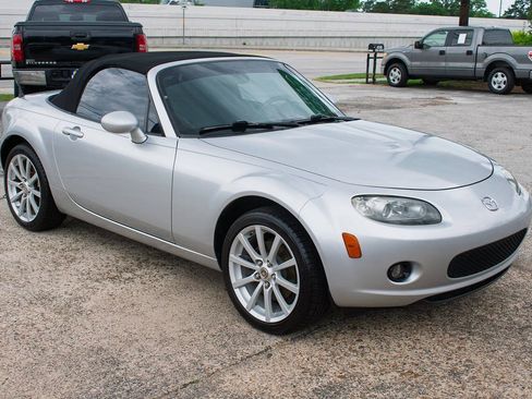 Used 2008 MAZDA MX-5 Miata Touring RWD image 15