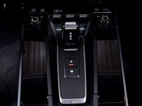 Used 2022 Porsche 911 Carrera GTS w/ Premium Package image 39