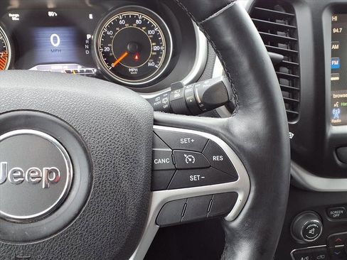 Used 2015 Jeep Cherokee Trailhawk w/ Comfort/Convenience Group image 14