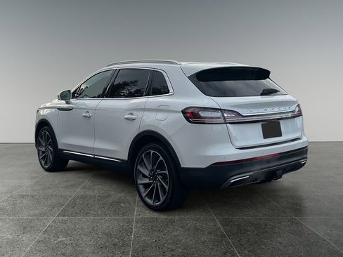 Used 2023 Lincoln Nautilus Reserve w/ Equipment Group 202A image 5