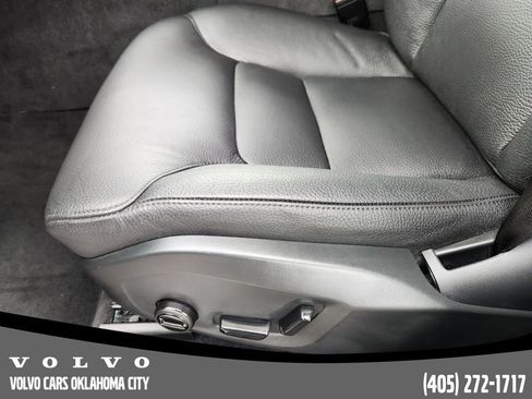 Certified 2025 Volvo XC60 T8 Plus w/ Protection Package Premier image 23