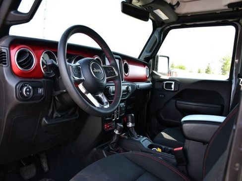 Used 2023 Jeep Gladiator Rubicon w/ Trailer Tow Package AWD/4WD image 18