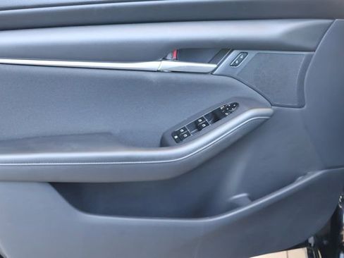 Used 2021 MAZDA MAZDA3 s FWD image 12