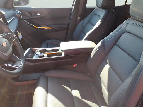 New 2026 Chevrolet Equinox LT w/ Convenience Package II image 12