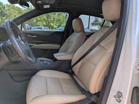 Certified 2024 Cadillac XT4 Premium Luxury FWD image 23