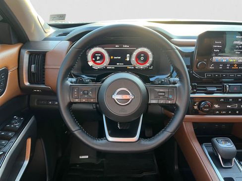 Certified 2023 Nissan Pathfinder Platinum image 14