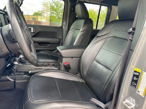 Used 2023 Jeep Wrangler Unlimited Sahara w/ Cold Weather Group AWD/4WD image 15