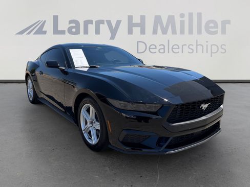 Used 2026 Ford Mustang Coupe RWD image 7