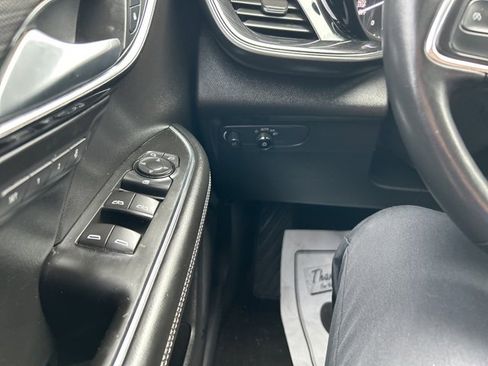 Used 2022 Buick Envision Essence w/ Sport Touring Package image 15