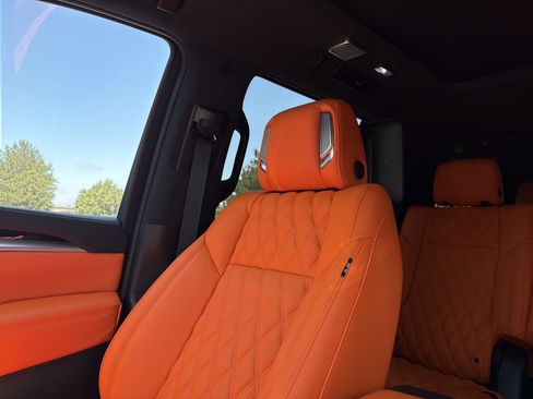 Used 2026 Cadillac Escalade Platinum Sport w/ LPO, ONYX Package AWD/4WD image 21