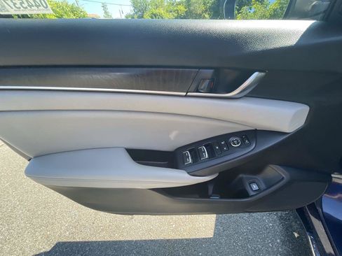 Used 2020 Honda Accord EX image 12