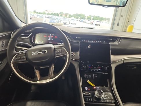 Used 2024 Jeep Grand Cherokee Limited 4xe AWD/4WD image 8