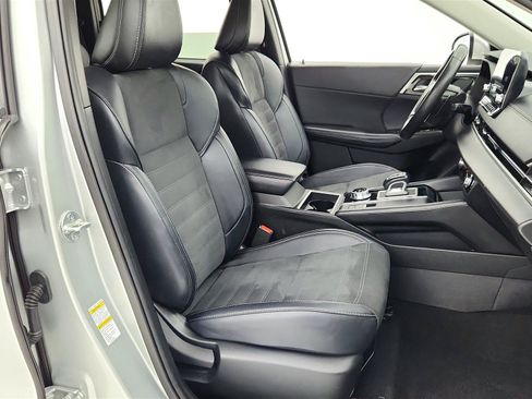 Used 2024 Mitsubishi Outlander FWD image 35