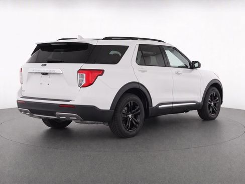 Used 2023 Ford Explorer XLT w/ Equipment Group 202A RWD image 6