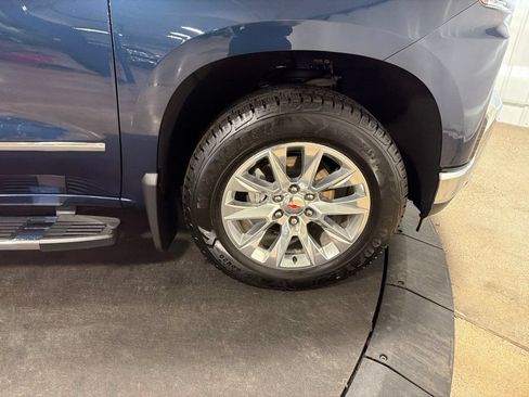 Used 2020 Chevrolet Silverado 1500 LTZ w/ LTZ Plus Package AWD/4WD image 38