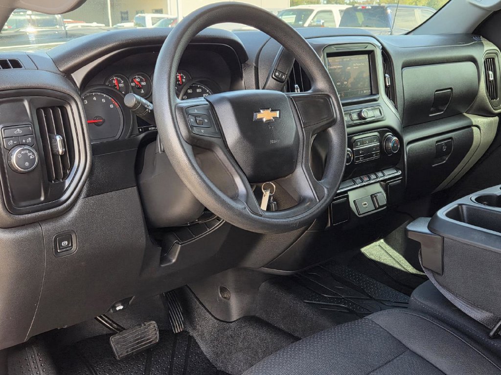 Used 2020 Chevrolet Silverado 1500 Custom w/ Custom Value Package RWD image 14
