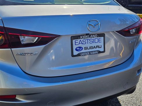 Used 2018 MAZDA MAZDA3 Sport image 15