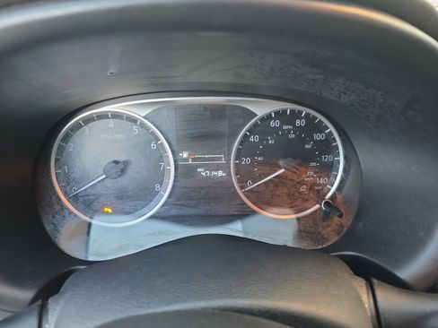 Used 2020 Nissan Kicks S image 17