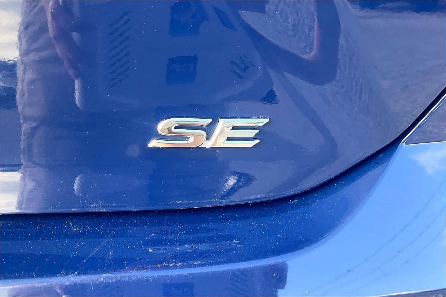 Used 2025 Toyota Camry SE FWD image 10
