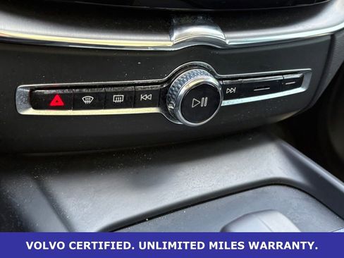 Certified 2025 Volvo XC60 B5 Core AWD/4WD image 22