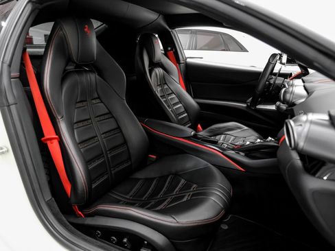 Used 2019 Ferrari 812 Superfast RWD image 44