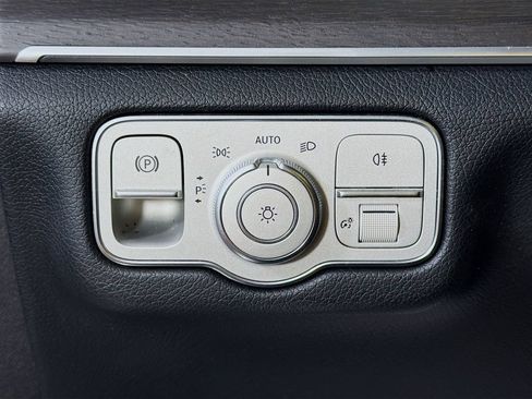 Certified 2021 Mercedes-Benz GLS 450 4MATIC image 11