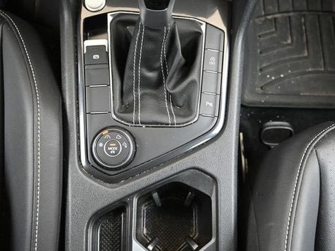 Used 2024 Volkswagen Tiguan SE R-Line image 34