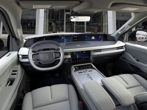 New 2026 Lincoln Navigator Reserve AWD/4WD image 9