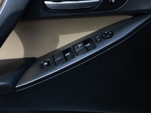 Used 2012 MAZDA MAZDA3 i Touring FWD image 39