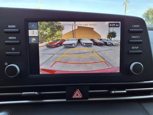 Used 2025 Hyundai Elantra Blue image 39