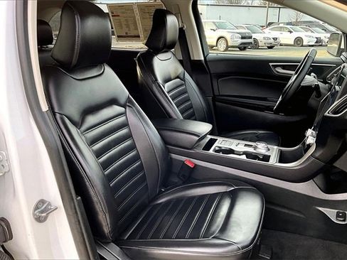 Used 2024 Ford Edge SEL image 22