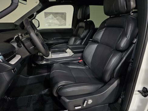 New 2025 Lincoln Navigator Reserve w/ Jet Appearance Package image 18