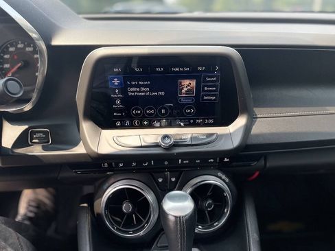 Used 2021 Chevrolet Camaro LT w/ Technology Package RWD image 18