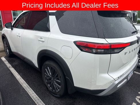 Certified 2023 Nissan Pathfinder SL w/ SL Premium Package AWD/4WD image 5