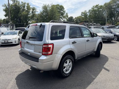 Used 2011 Ford Escape XLT AWD/4WD image 7