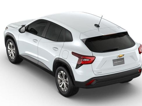 New 2026 Chevrolet Trax LS FWD image 4