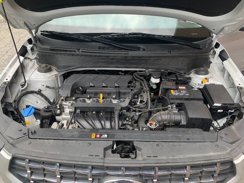 Used 2025 Hyundai Venue SEL FWD image 32