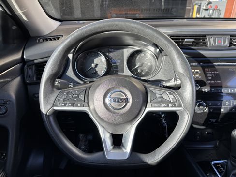 Used 2017 Nissan Rogue S image 20