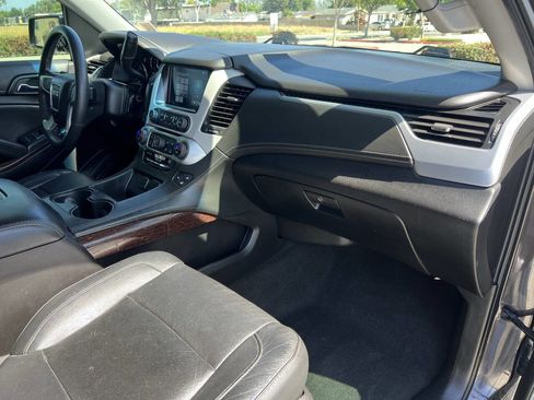 Used 2017 GMC Yukon SLT w/ Open Road Package image 15