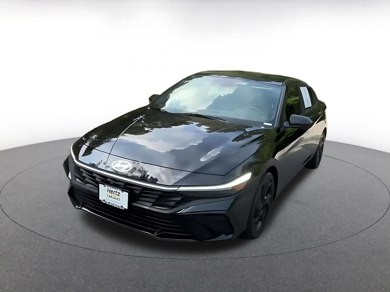 Used 2026 Hyundai Elantra Sport FWD image 4