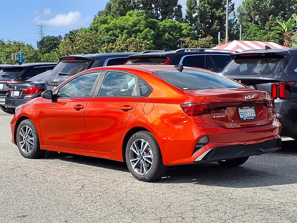 Certified 2022 Kia Forte Sedan FWD image 3