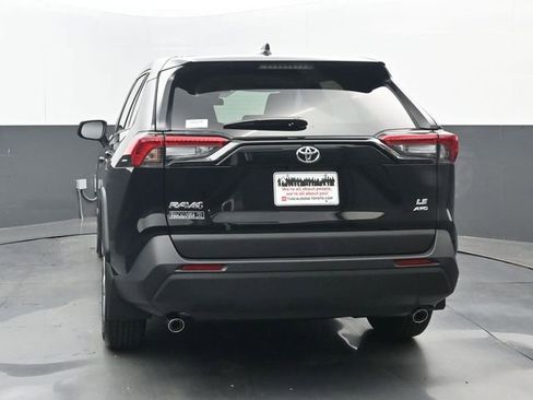 Used 2025 Toyota RAV4 LE AWD/4WD image 18