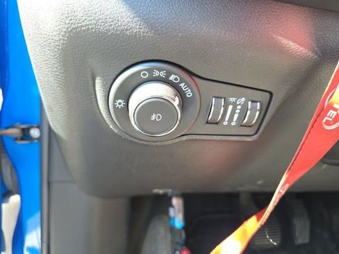 Used 2022 Jeep Compass Latitude AWD/4WD image 18