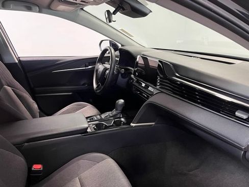 Used 2025 Toyota Camry LE FWD image 11