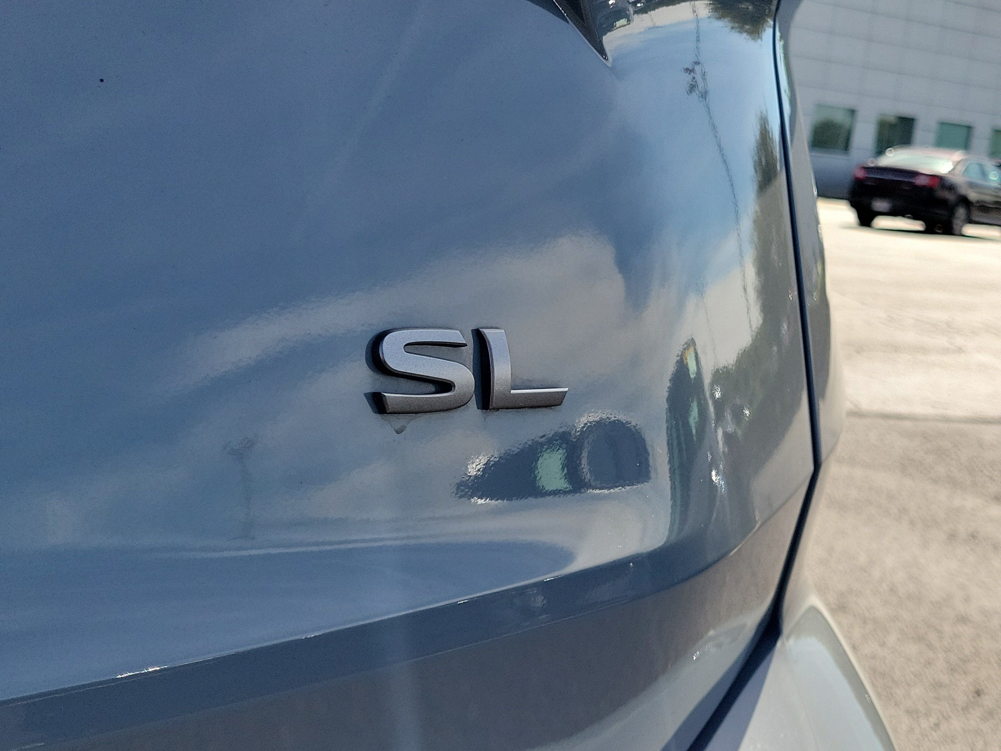 Certified 2025 Nissan Rogue SL FWD image 7