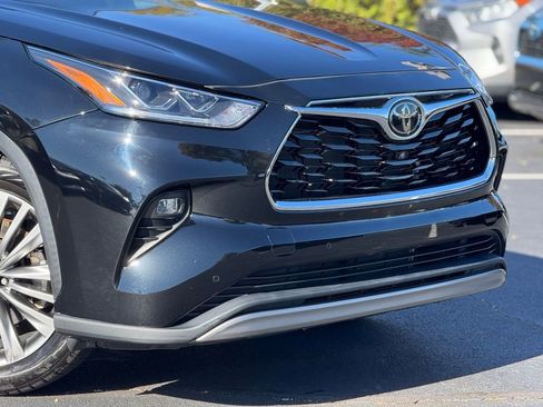 Certified 2022 Toyota Highlander Platinum image 5