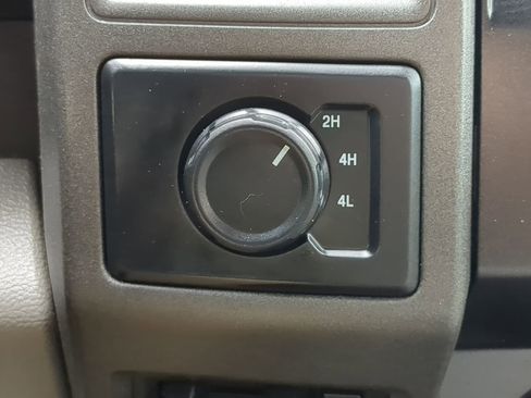 Used 2020 Ford F350 XL w/ Power Equipment Group image 19