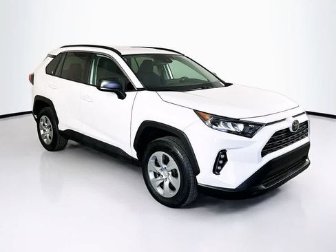 Used 2021 Toyota RAV4 LE FWD image 23
