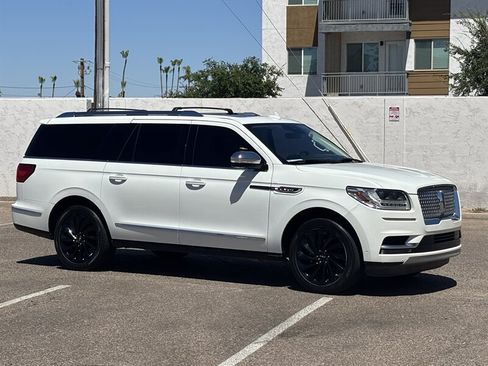 Used 2020 Lincoln Navigator L Black Label w/ Cargo Convenience Package AWD/4WD image 3