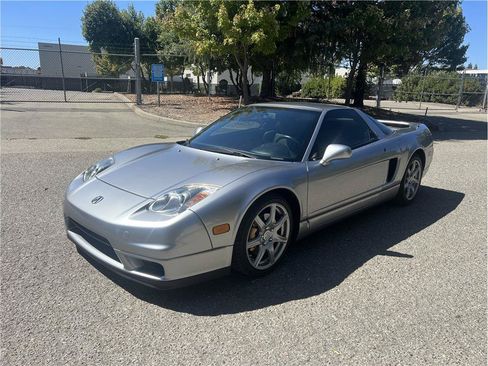 Used 2003 Acura NSX T RWD image 7